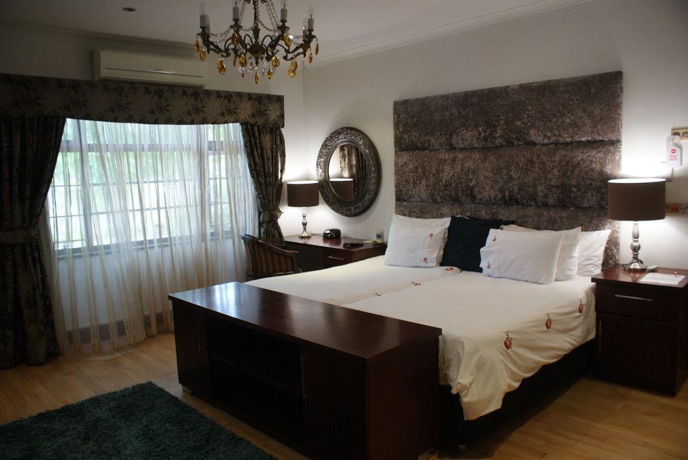 51 On Forest Drive เคปทาวน์ ภายนอก รูปภาพ
